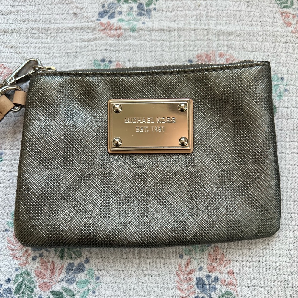 Brand new Michael Kors Wristlet